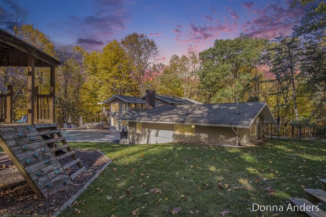 7160 River Valley Drive, Alto, MI 49302