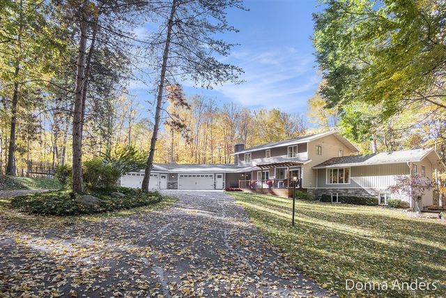 7160 River Valley Drive, Alto, MI 49302