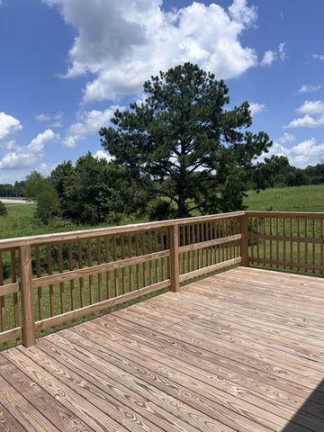 80 Dave O Lane, Loretto, TN 38469