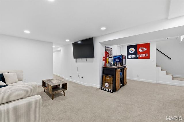 8517 Ava Drive, St Louis, MO 63123