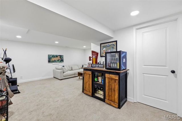 8517 Ava Drive, St Louis, MO 63123