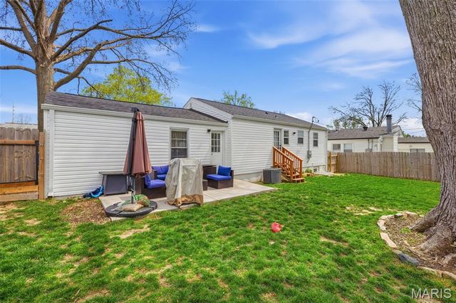 8517 Ava Drive, St Louis, MO 63123