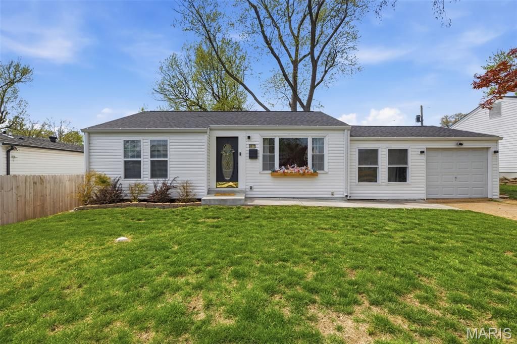 8517 Ava Drive, St Louis, MO 63123