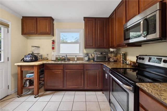 4013 Timberland DR, Portsmouth, VA 23703