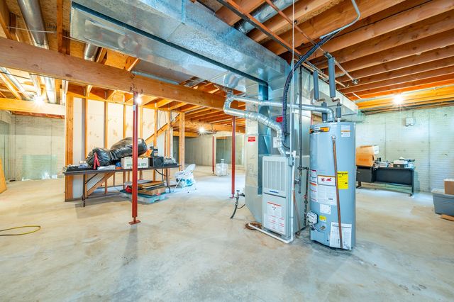 2801 EP True Parkway 201, West Des Moines, IA 50265
