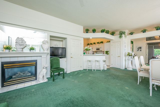 2801 EP True Parkway 201, West Des Moines, IA 50265
