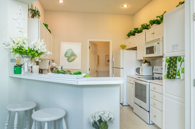 2801 EP True Parkway 201, West Des Moines, IA 50265