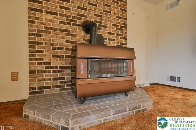 6962 Salinka Square, East Allen Twp, PA 18017