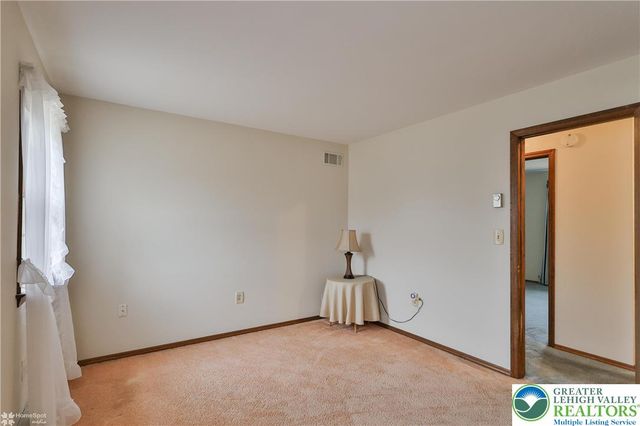 6962 Salinka Square, East Allen Twp, PA 18017