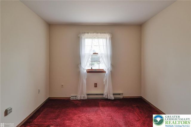 6962 Salinka Square, East Allen Twp, PA 18017