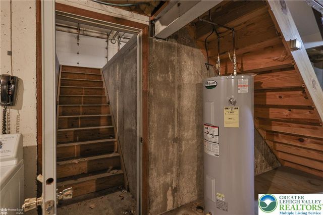 6962 Salinka Square, East Allen Twp, PA 18017