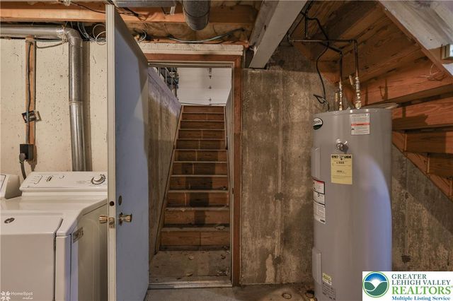 6962 Salinka Square, East Allen Twp, PA 18017