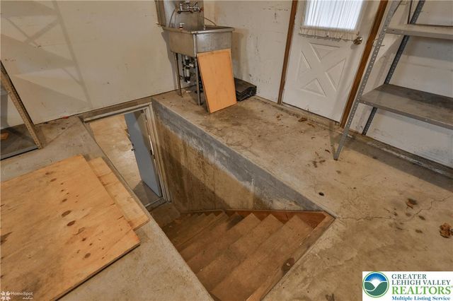 6962 Salinka Square, East Allen Twp, PA 18017