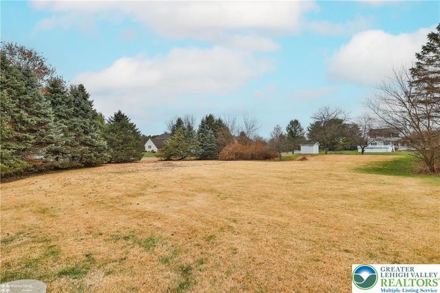 6962 Salinka Square, East Allen Twp, PA 18017