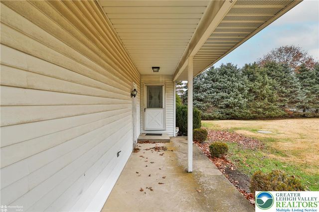 6962 Salinka Square, East Allen Twp, PA 18017