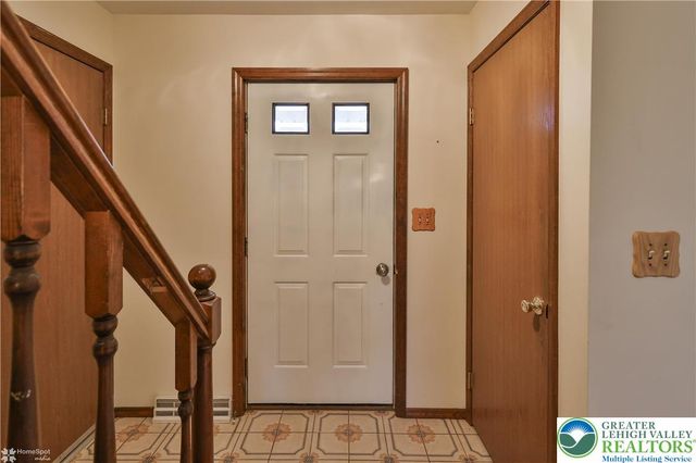 6962 Salinka Square, East Allen Twp, PA 18017