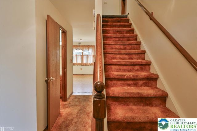 6962 Salinka Square, East Allen Twp, PA 18017