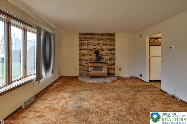 6962 Salinka Square, East Allen Twp, PA 18017