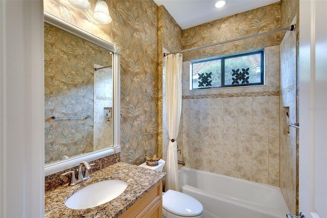 15512 LEVEN LINKS PLACE, Lakewood Ranch, FL 34202