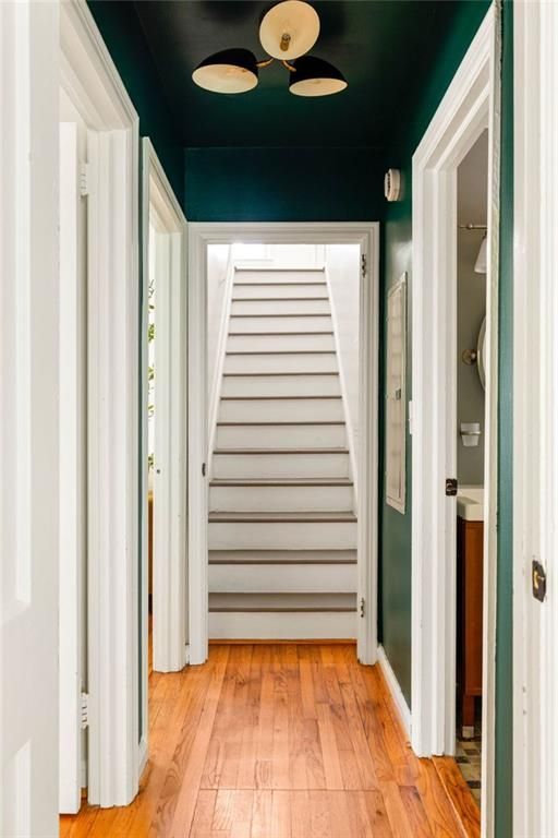 Image 20 of property listing at 2406 Woodridge Drive, Decatur, GA 30033