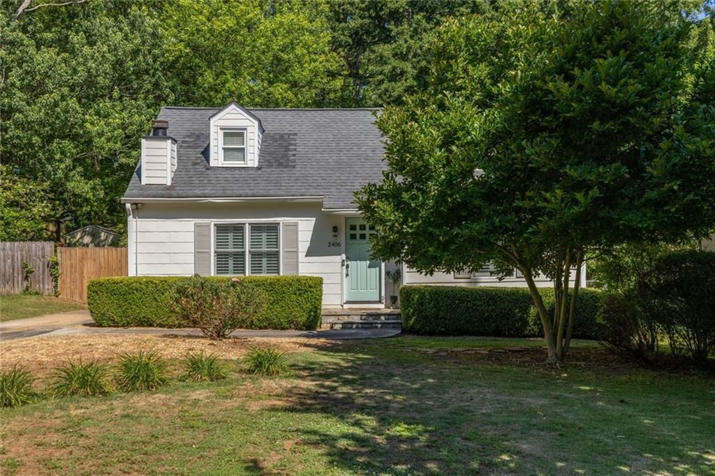 Image 35 of property listing at 2406 Woodridge Drive, Decatur, GA 30033