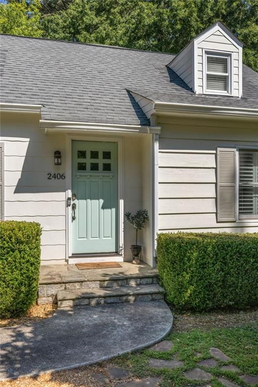 Image 37 of property listing at 2406 Woodridge Drive, Decatur, GA 30033
