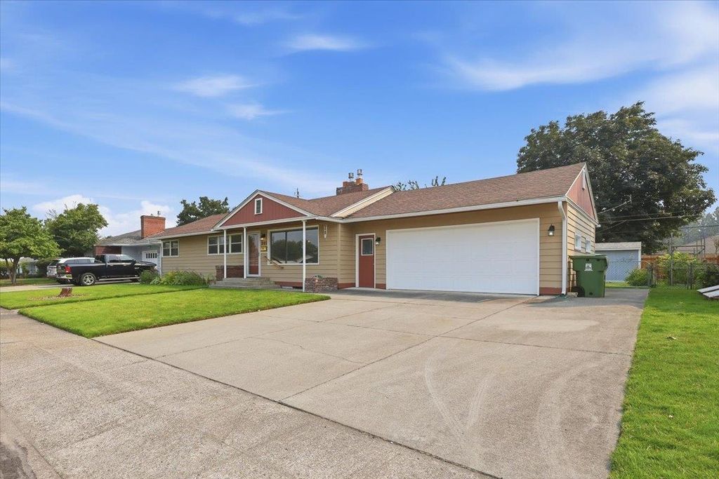 201 W Franklin Ct, Spokane, WA 99205 photo 2