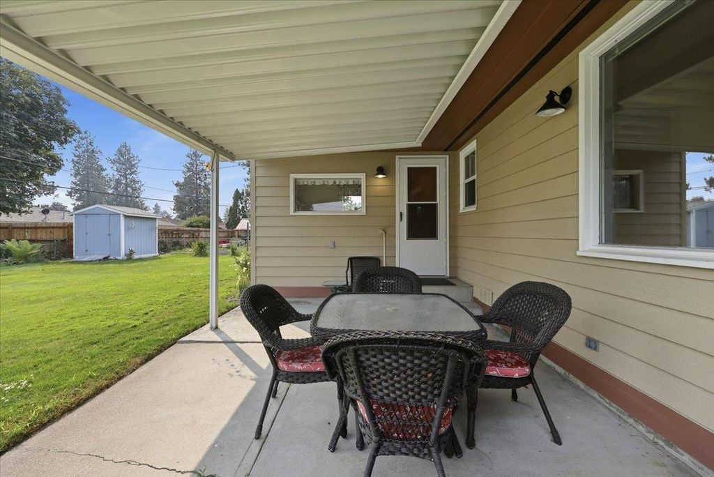 201 W Franklin Ct, Spokane, WA 99205 photo 5