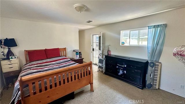 1405 Chester Avenue, Bakersfield, CA 93301