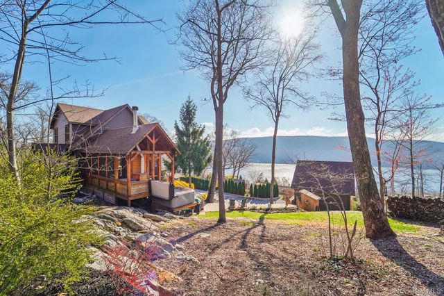 1 Deer Trail S, Greenwood Lake, NY 10925