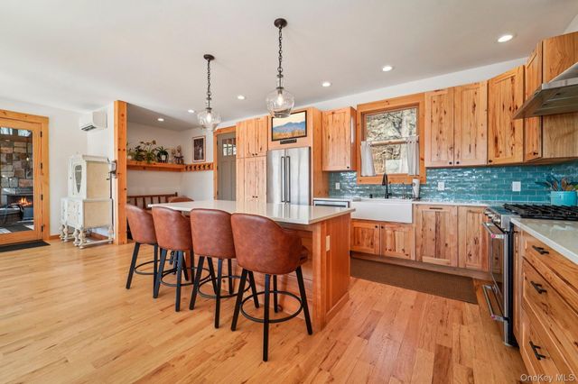 1 Deer Trail S, Greenwood Lake, NY 10925