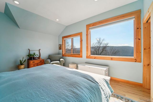 1 Deer Trail S, Greenwood Lake, NY 10925