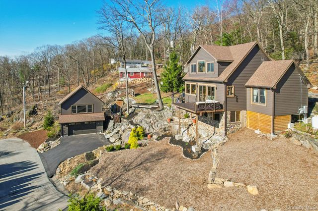 1 Deer Trail S, Greenwood Lake, NY 10925