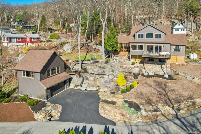 1 Deer Trail S, Greenwood Lake, NY 10925