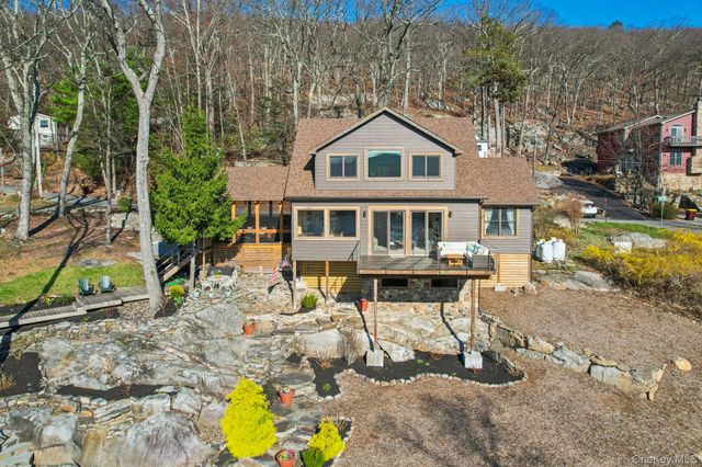 1 Deer Trail S, Greenwood Lake, NY 10925