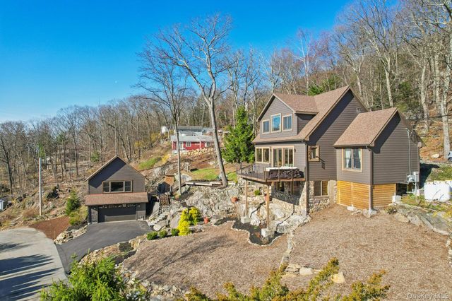 1 Deer Trail S, Greenwood Lake, NY 10925