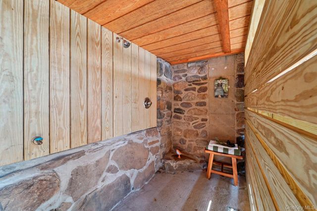 1 Deer Trail S, Greenwood Lake, NY 10925