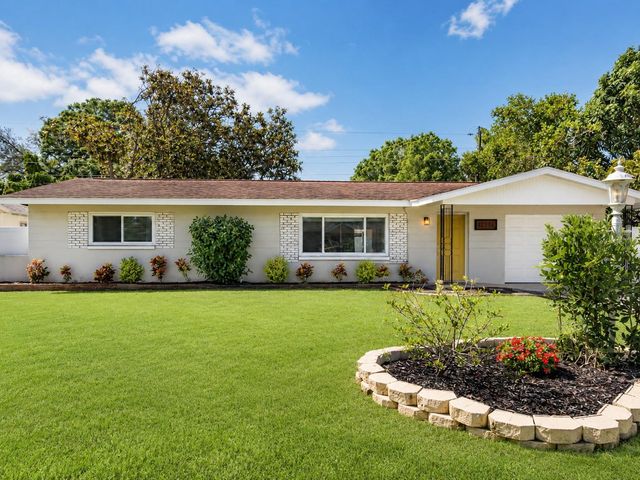 12174 83RD AVENUE, Seminole, FL 33772