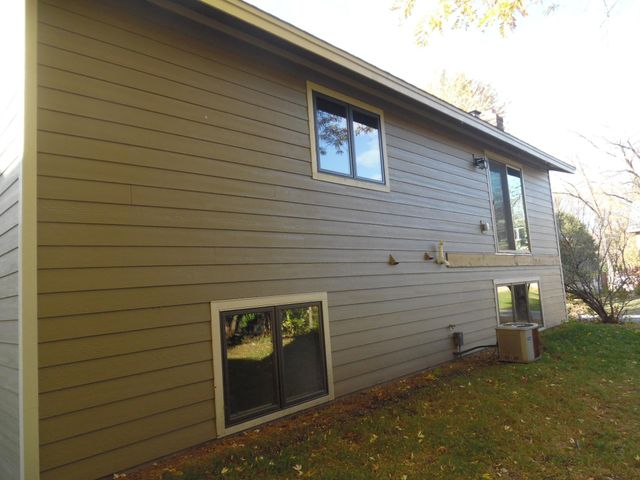 379 3rd Street NW, Forest Lake, MN 55025