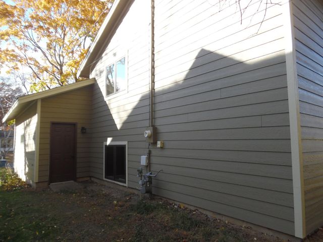 379 3rd Street NW, Forest Lake, MN 55025