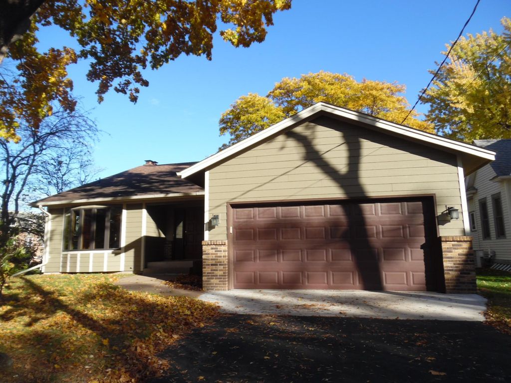 379 3rd Street NW, Forest Lake, MN 55025