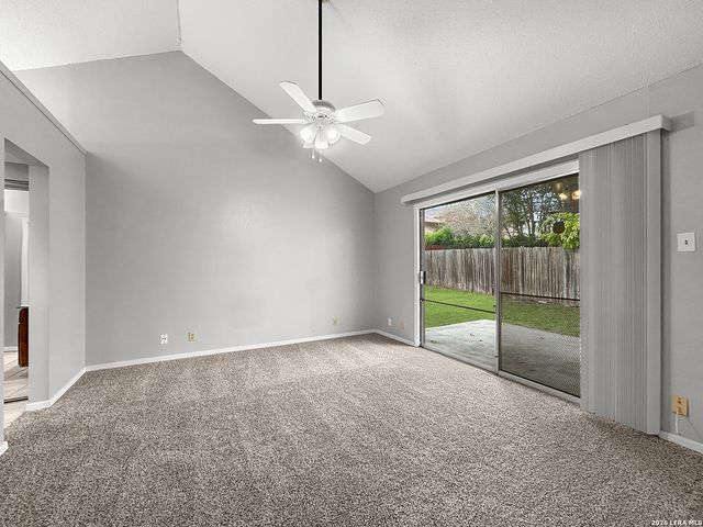 5707 SPRING MOON ST, San Antonio, TX 78247