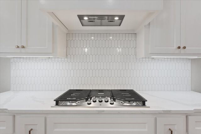 11011 King's Canyon, Woodway, TX 76712