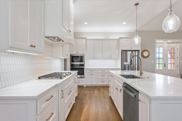 11011 King's Canyon, Woodway, TX 76712