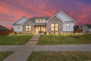 11011 King's Canyon, Woodway, TX 76712