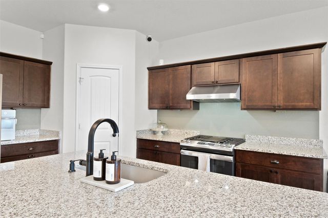 144 Calgary LN, San Marcos, TX 78666