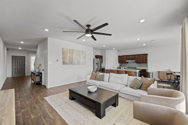 144 Calgary LN, San Marcos, TX 78666