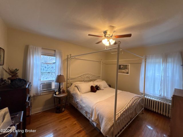 2122 Village Dr, Louisville, KY 40205