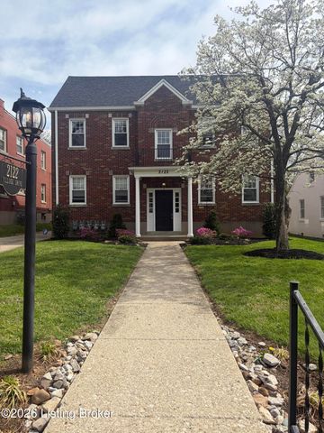 2122 Village Dr, Louisville, KY 40205