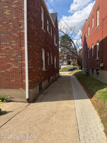 2122 Village Dr, Louisville, KY 40205